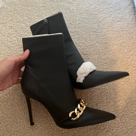 ZARA BLOGGERS FAVORITE BOOTS - Picture 10 of 13